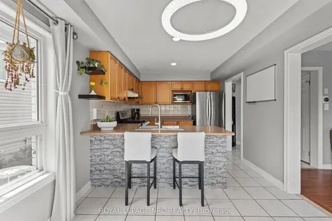 40 Longfellow Avenue St. Catharines ON L2R 6N7