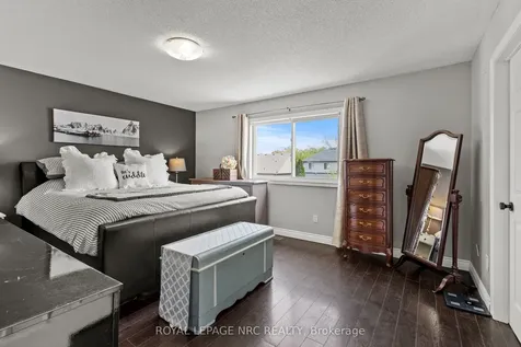 40 Longfellow Avenue St. Catharines ON L2R 6N7