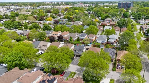 40 Longfellow Avenue St. Catharines ON L2R 6N7