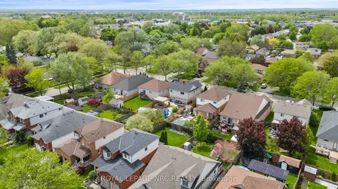 40 Longfellow Avenue St. Catharines ON L2R 6N7