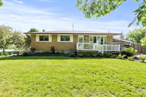 10 Ancaster Boulevard St. Catharines ON L2M 6V9