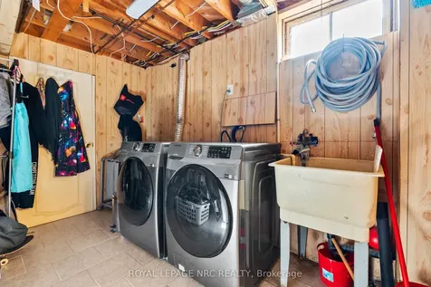 10 Ancaster Boulevard St. Catharines ON L2M 6V9