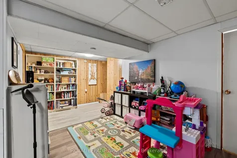 10 Ancaster Boulevard St. Catharines ON L2M 6V9