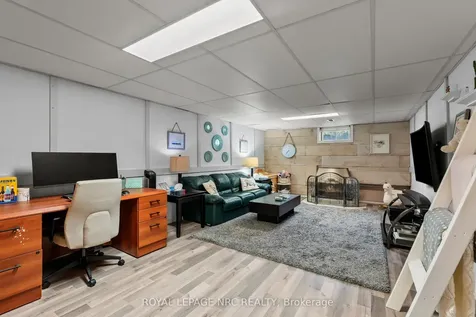 10 Ancaster Boulevard St. Catharines ON L2M 6V9