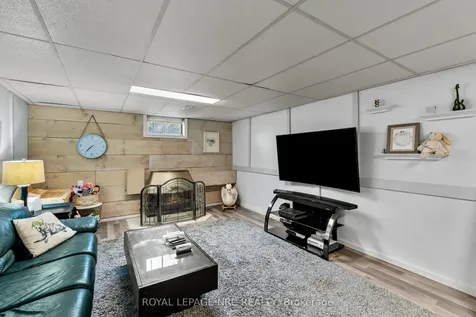 10 Ancaster Boulevard St. Catharines ON L2M 6V9