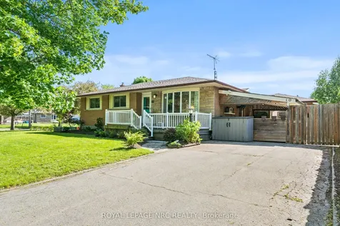 10 Ancaster Boulevard St. Catharines ON L2M 6V9