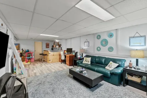 10 Ancaster Boulevard St. Catharines ON L2M 6V9