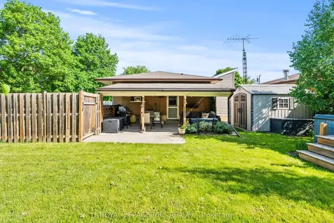 10 Ancaster Boulevard St. Catharines ON L2M 6V9