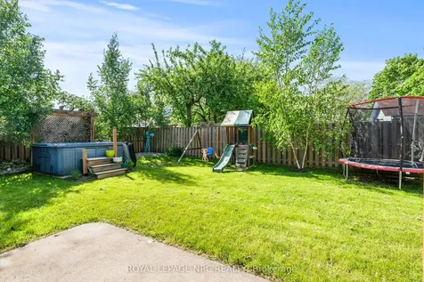 10 Ancaster Boulevard St. Catharines ON L2M 6V9