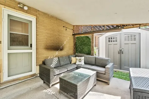 10 Ancaster Boulevard St. Catharines ON L2M 6V9