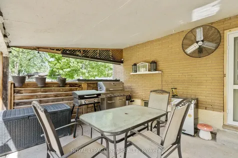 10 Ancaster Boulevard St. Catharines ON L2M 6V9