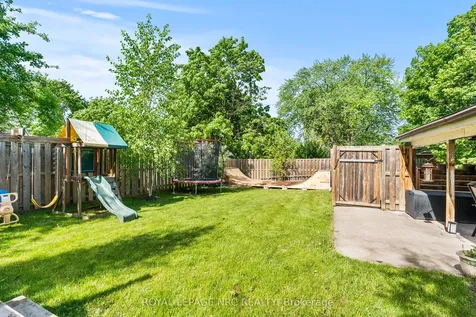 10 Ancaster Boulevard St. Catharines ON L2M 6V9