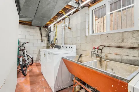 9 Reno Avenue Hamilton ON L8T 2S5