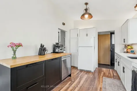 9 Reno Avenue Hamilton ON L8T 2S5