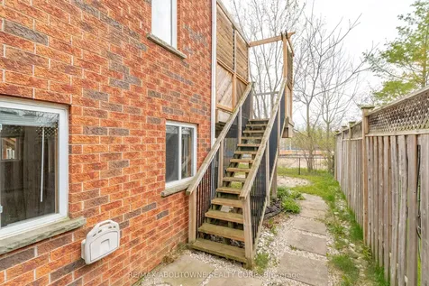 122 Severn Drive Guelph ON N1E 7K6