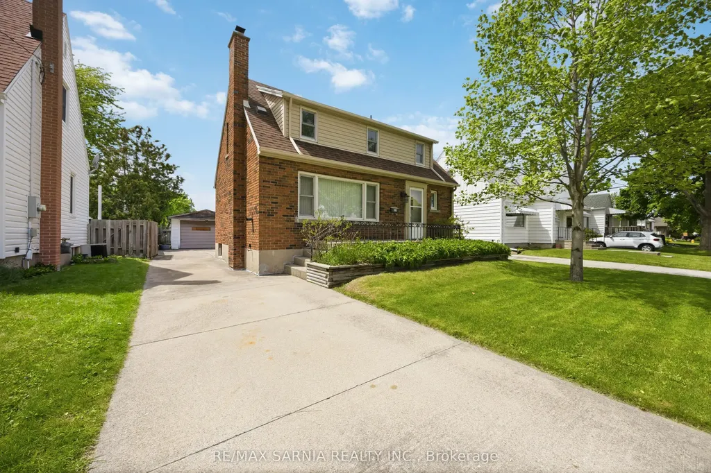 371 Mack Avenue Sarnia ON N7T 3P7