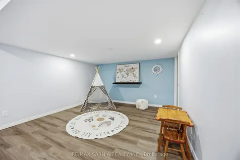 371 Mack Avenue Sarnia ON N7T 3P7