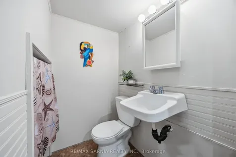 371 Mack Avenue Sarnia ON N7T 3P7