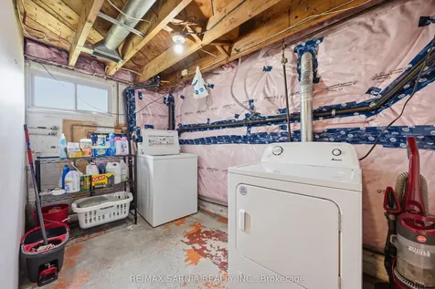 371 Mack Avenue Sarnia ON N7T 3P7