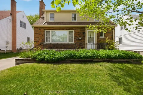 371 Mack Avenue Sarnia ON N7T 3P7