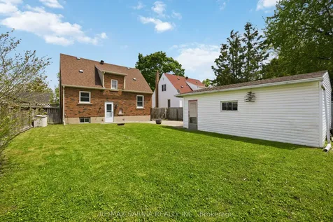 371 Mack Avenue Sarnia ON N7T 3P7