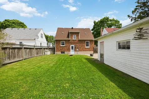 371 Mack Avenue Sarnia ON N7T 3P7