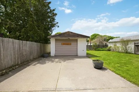 371 Mack Avenue Sarnia ON N7T 3P7