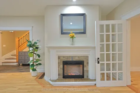 181 Parkhill Main Street North Middlesex ON N0M 2K0