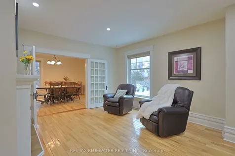 181 Parkhill Main Street North Middlesex ON N0M 2K0