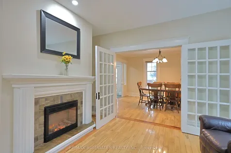 181 Parkhill Main Street North Middlesex ON N0M 2K0