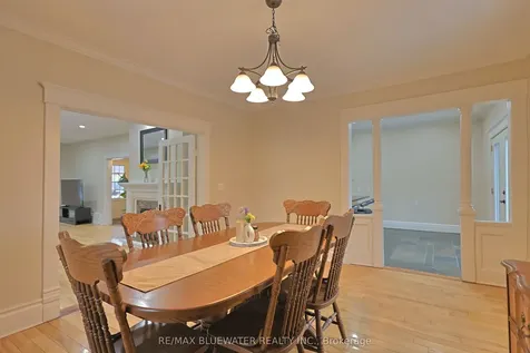 181 Parkhill Main Street North Middlesex ON N0M 2K0