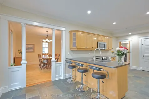 181 Parkhill Main Street North Middlesex ON N0M 2K0