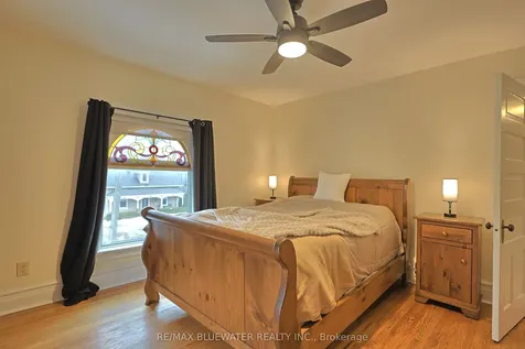181 Parkhill Main Street North Middlesex ON N0M 2K0