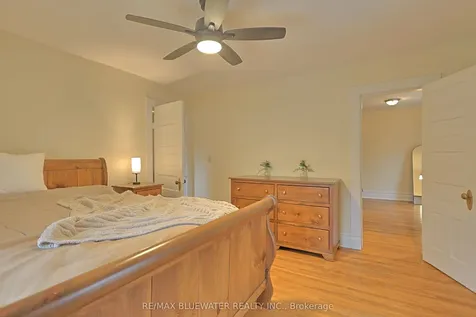 181 Parkhill Main Street North Middlesex ON N0M 2K0