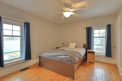 181 Parkhill Main Street North Middlesex ON N0M 2K0