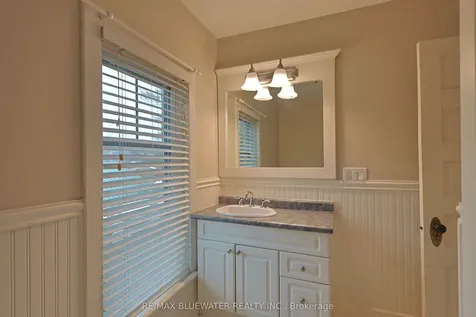 181 Parkhill Main Street North Middlesex ON N0M 2K0