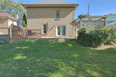 181 Parkhill Main Street North Middlesex ON N0M 2K0