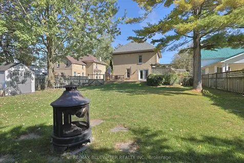 181 Parkhill Main Street North Middlesex ON N0M 2K0