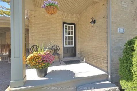 181 Parkhill Main Street North Middlesex ON N0M 2K0