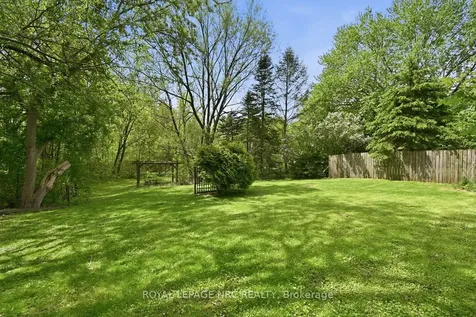 23 Chantler Road Welland ON L3C 4M6