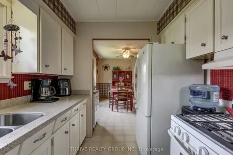 8582 Glendon Drive Strathroy-caradoc ON N0L 1W0
