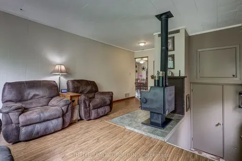 8582 Glendon Drive Strathroy-caradoc ON N0L 1W0