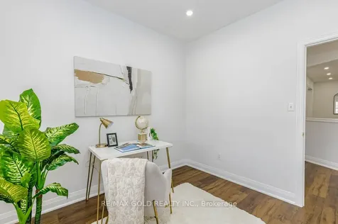 132 Mcknight Avenue Hamilton ON L0R 2H7