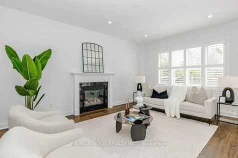 132 Mcknight Avenue Hamilton ON L0R 2H7