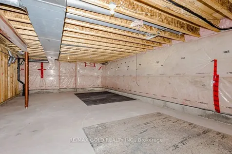 132 Mcknight Avenue Hamilton ON L0R 2H7