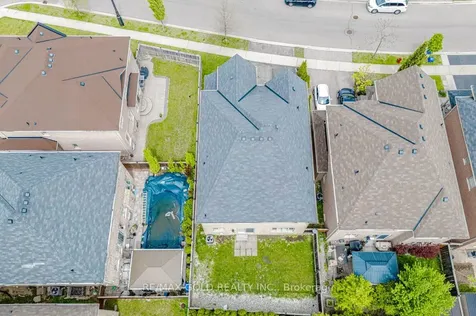 132 Mcknight Avenue Hamilton ON L0R 2H7