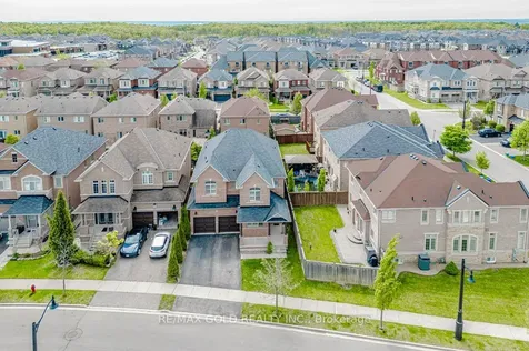 132 Mcknight Avenue Hamilton ON L0R 2H7