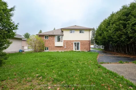989 Annette Street N Greater Sudbury ON P3P 1R9