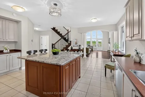 164 Galloway Trail Welland ON L3B 6G5