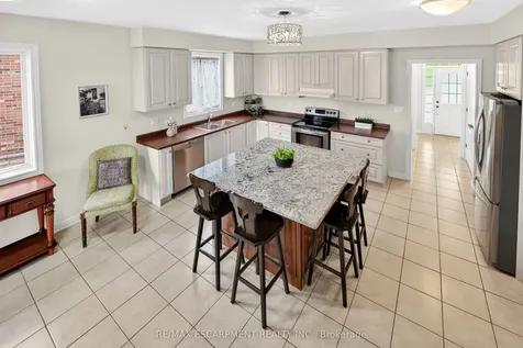 164 Galloway Trail Welland ON L3B 6G5